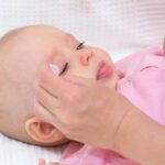 Bebeklerde Göz Temizliği Nasıl Yapılır?