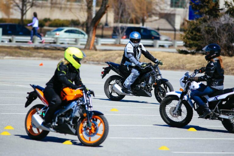 Motosiklet Ehliyeti Kaç Yaşında Alınır?
