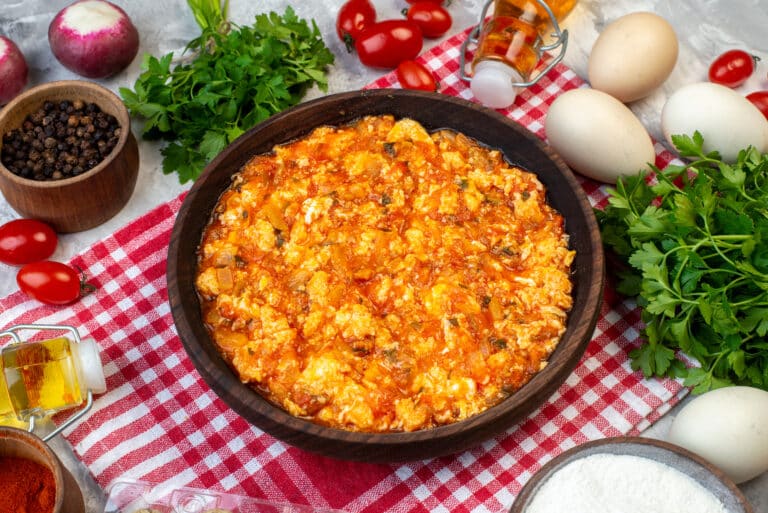 Kışlık Menemen Nasıl Yapılır? Nefis Menemen Tarifi!
